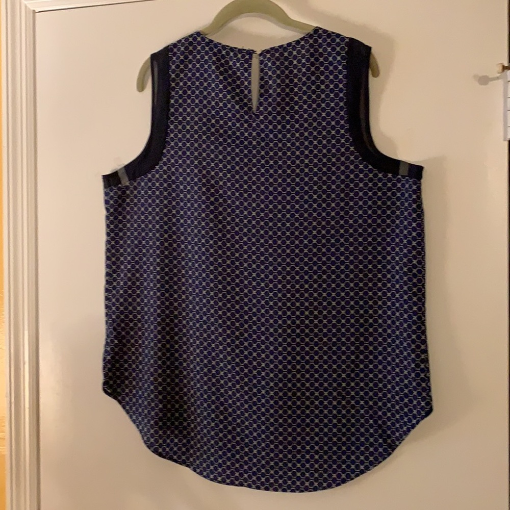 Top - Picture 2 of 2